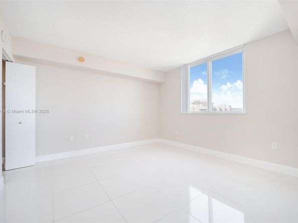 1861 NW S River Dr 1505, Miami FL 33125