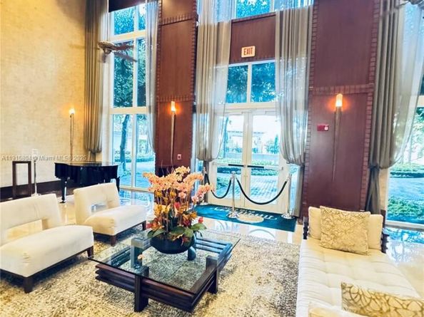 19501 W Country Club Dr 2310, Aventura FL 33180