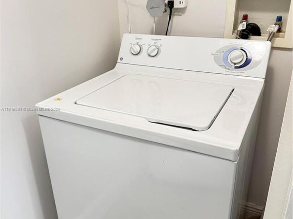 19501 W Country Club Dr 2310, Aventura FL 33180