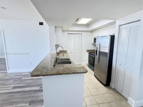 19501 W Country Club Dr 2310, Aventura FL 33180