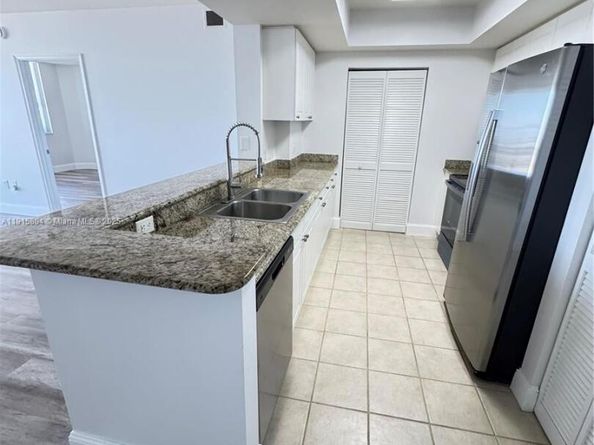 19501 W Country Club Dr 2310, Aventura FL 33180