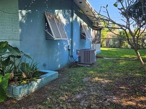 1624 E River Dr, Margate FL 33063