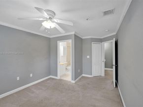 100 Jacaranda Country Club Dr 203, Plantation FL 33324