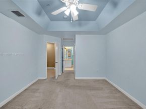 100 Jacaranda Country Club Dr 203, Plantation FL 33324