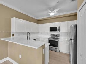 100 Jacaranda Country Club Dr 203, Plantation FL 33324