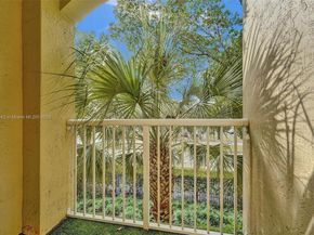 100 Jacaranda Country Club Dr 203, Plantation FL 33324