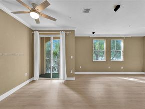 100 Jacaranda Country Club Dr 203, Plantation FL 33324