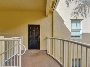100 Jacaranda Country Club Dr 203, Plantation FL 33324