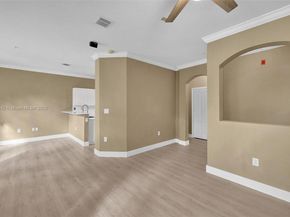 100 Jacaranda Country Club Dr 203, Plantation FL 33324