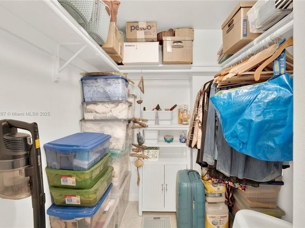 6886 N Kendall Dr D102, Pinecrest FL 33156