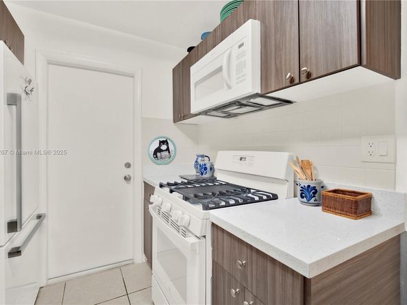 6886 N Kendall Dr D102, Pinecrest FL 33156