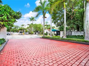 6886 N Kendall Dr D102, Pinecrest FL 33156