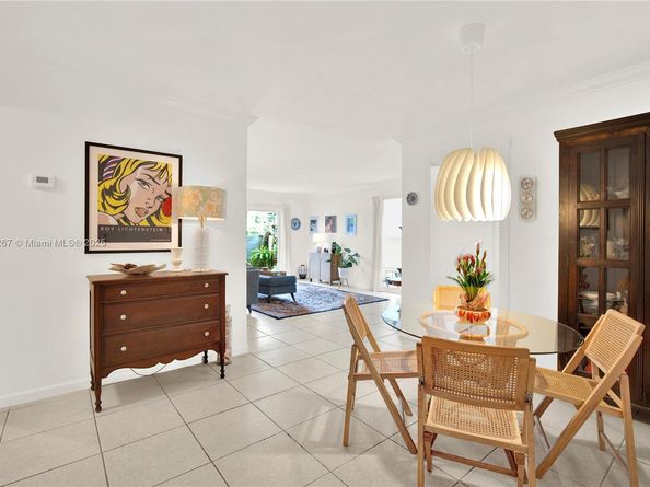 6886 N Kendall Dr D102, Pinecrest FL 33156