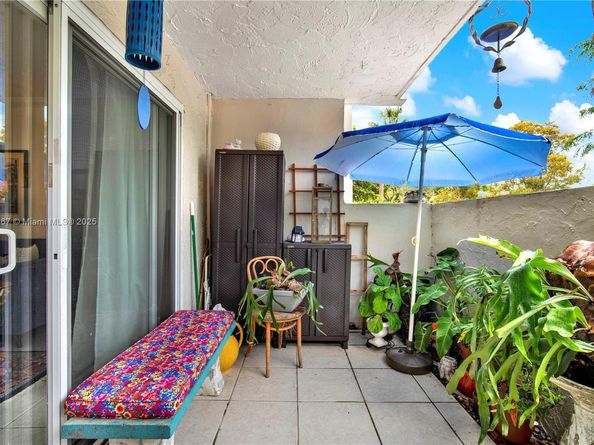 6886 N Kendall Dr D102, Pinecrest FL 33156