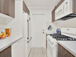 6886 N Kendall Dr D102, Pinecrest FL 33156