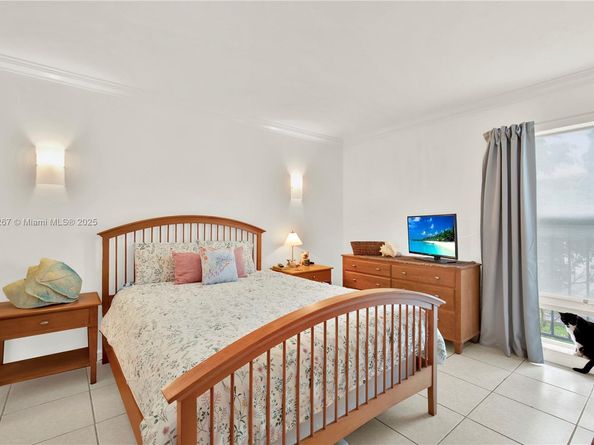 6886 N Kendall Dr D102, Pinecrest FL 33156