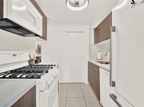 6886 N Kendall Dr D102, Pinecrest FL 33156