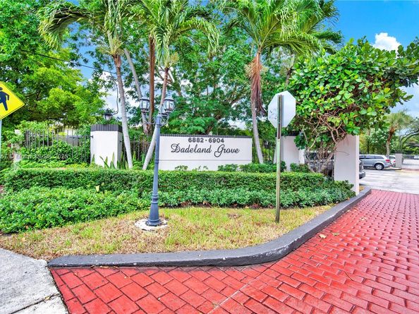 6886 N Kendall Dr D102, Pinecrest FL 33156