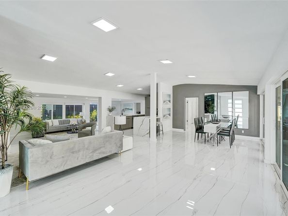 2201 SE 19th St, Fort Lauderdale FL 33316