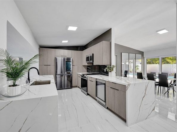 2201 SE 19th St, Fort Lauderdale FL 33316