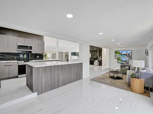 2201 SE 19th St, Fort Lauderdale FL 33316