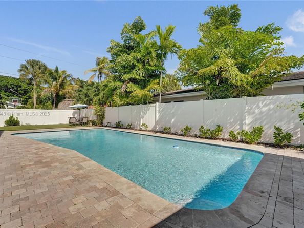 2201 SE 19th St, Fort Lauderdale FL 33316