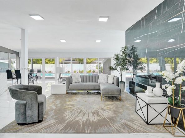 2201 SE 19th St, Fort Lauderdale FL 33316