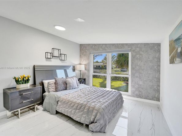 2201 SE 19th St, Fort Lauderdale FL 33316