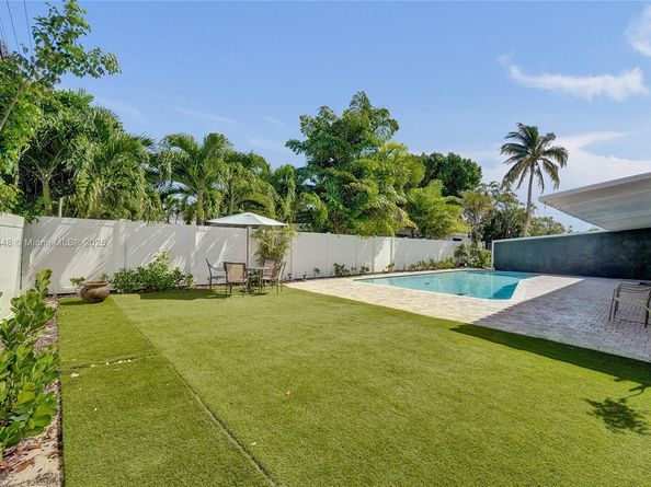 2201 SE 19th St, Fort Lauderdale FL 33316