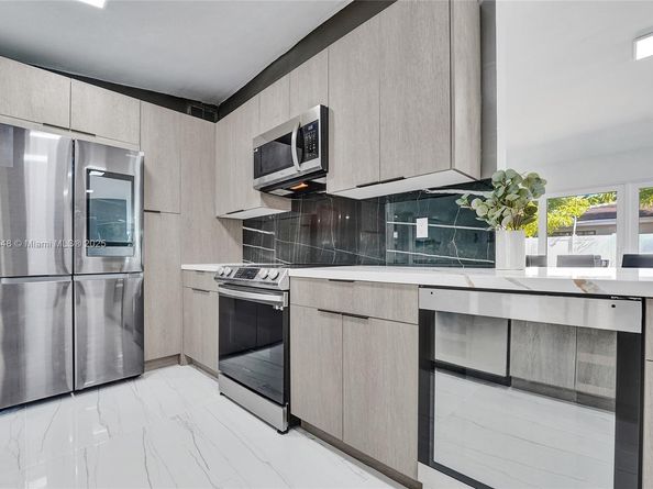 2201 SE 19th St, Fort Lauderdale FL 33316