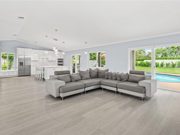 14621 Madison Pl, Davie FL 33325