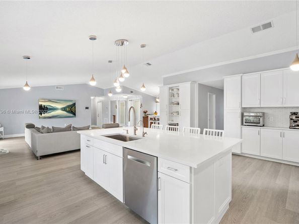 14621 Madison Pl, Davie FL 33325