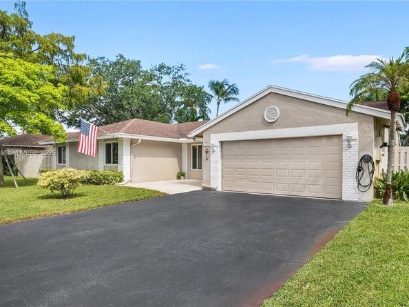 14621 Madison Pl, Davie FL 33325