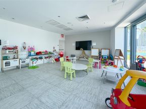 601 NE 36th St 1103, Miami FL 33137