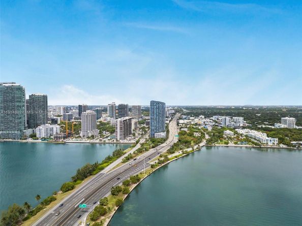 601 NE 36th St 1103, Miami FL 33137