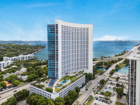 601 NE 36th St 1103, Miami FL 33137