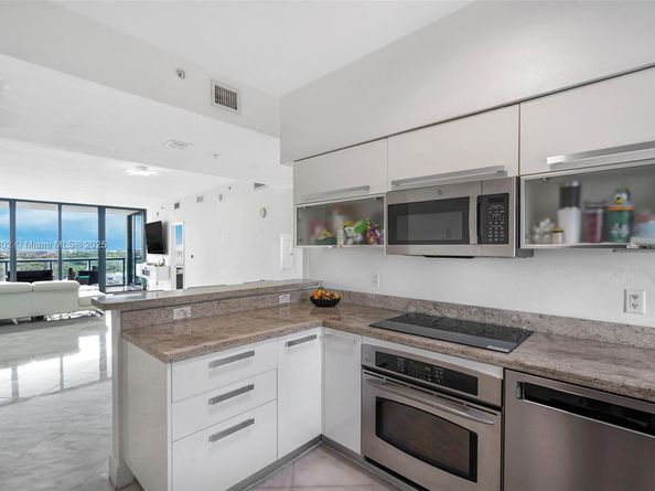 601 NE 36th St 1103, Miami FL 33137