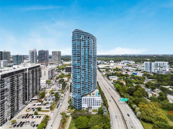 601 NE 36th St 1103, Miami FL 33137