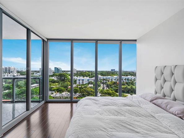 601 NE 36th St 1103, Miami FL 33137