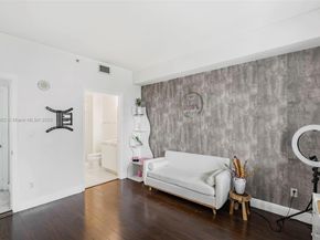 601 NE 36th St 1103, Miami FL 33137