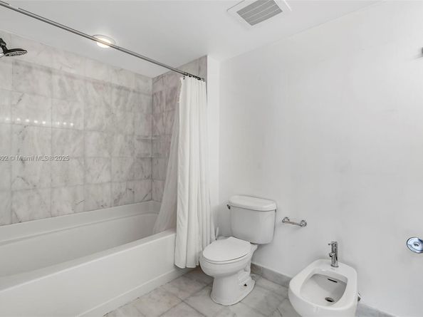 601 NE 36th St 1103, Miami FL 33137