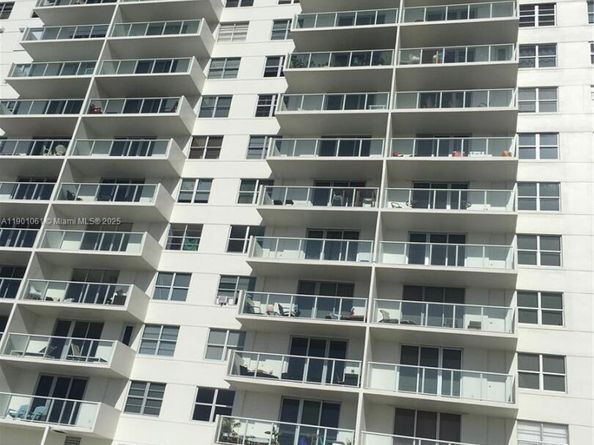 5701 Collins Ave PH09, Miami Beach FL 33140