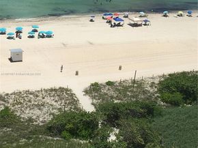 5701 Collins Ave PH09, Miami Beach FL 33140