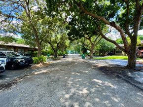 13527 SW 101st Ln, Miami FL 33186