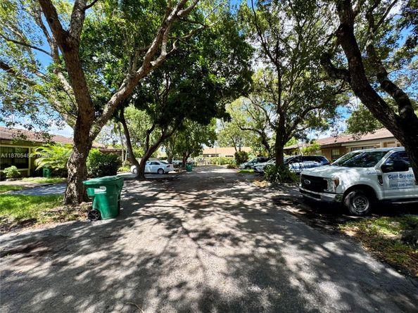 13527 SW 101st Ln, Miami FL 33186