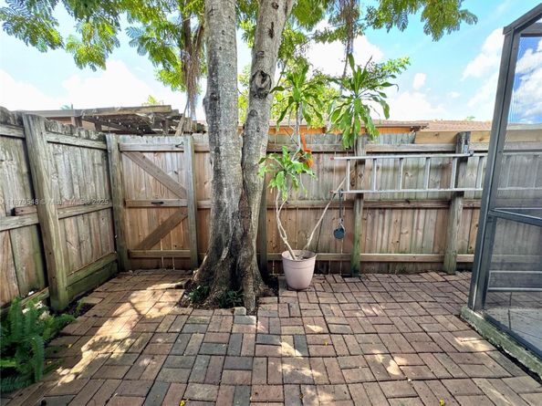 13527 SW 101st Ln, Miami FL 33186