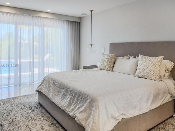 12855 Maple Rd, North Miami FL 33181