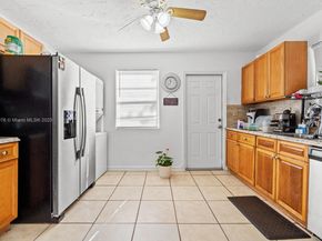 1304 NW 43rd St, Miami FL 33142