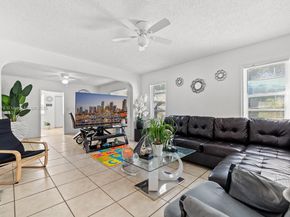 1304 NW 43rd St, Miami FL 33142