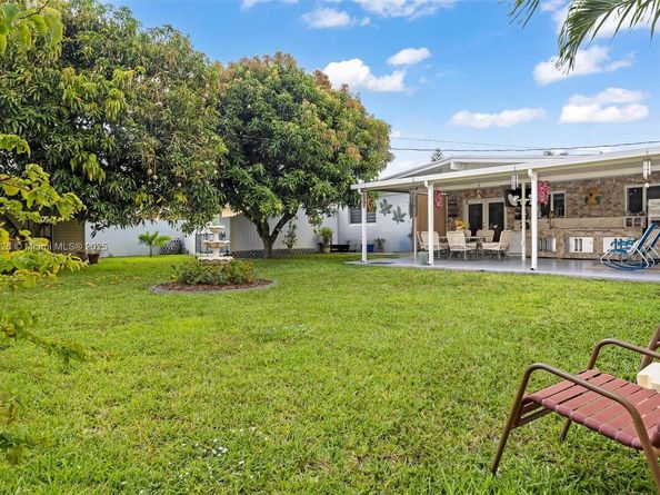 881 NW 177th Ter, Miami Gardens FL 33169